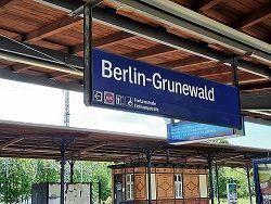 Bahnhof Grunewald.jpg